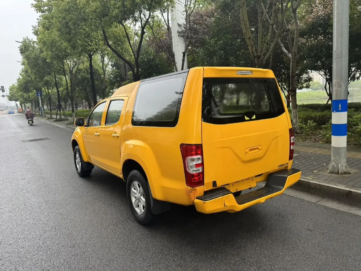 2019 Isuzu Jim 2.0T 204HP L4 5MT,autocango,china used car exporter,china ev exporter,chinese used car exporter,chinese used ev exporter
