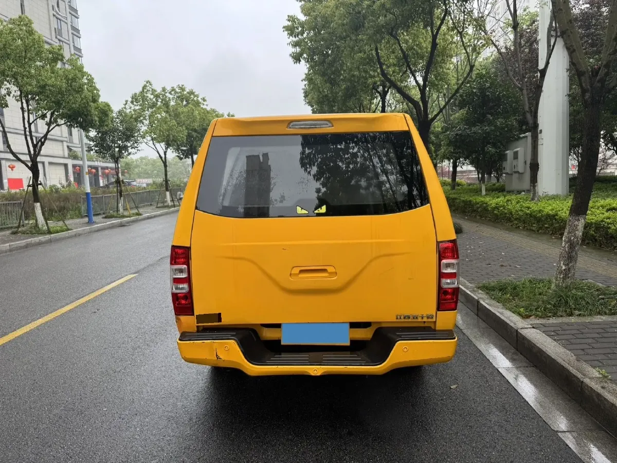 2019 Isuzu Jim 2.0T 204HP L4 5MT,autocango,china used car exporter,china ev exporter,chinese used car exporter,chinese used ev exporter