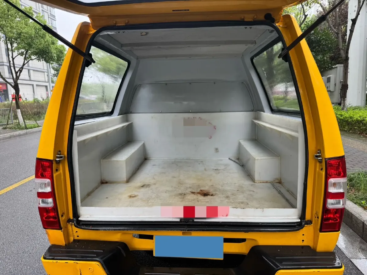 2019 Isuzu Jim 2.0T 204HP L4 5MT,autocango,china used car exporter,china ev exporter,chinese used car exporter,chinese used ev exporter