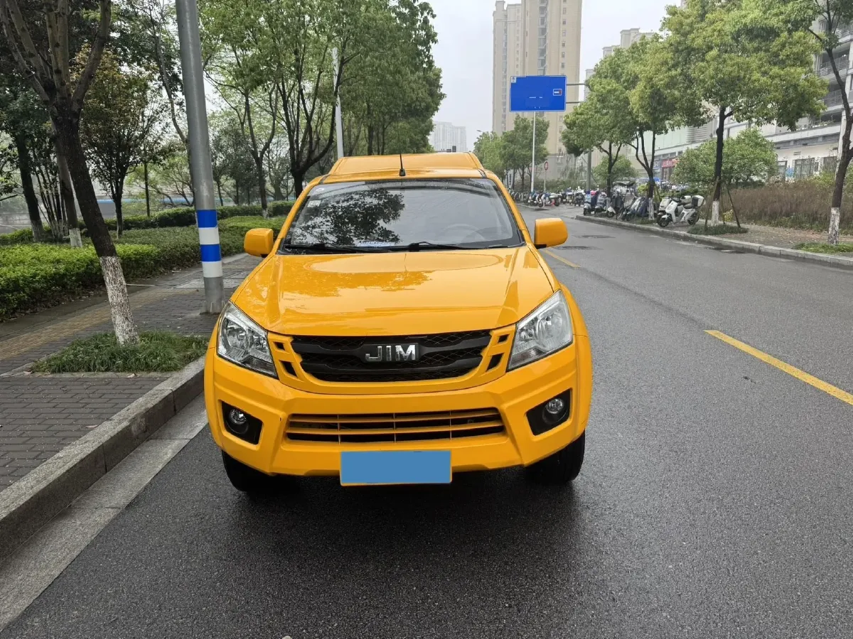 2019 Isuzu Jim 2.0T 204HP L4 5MT,autocango,china used car exporter,china ev exporter,chinese used car exporter,chinese used ev exporter