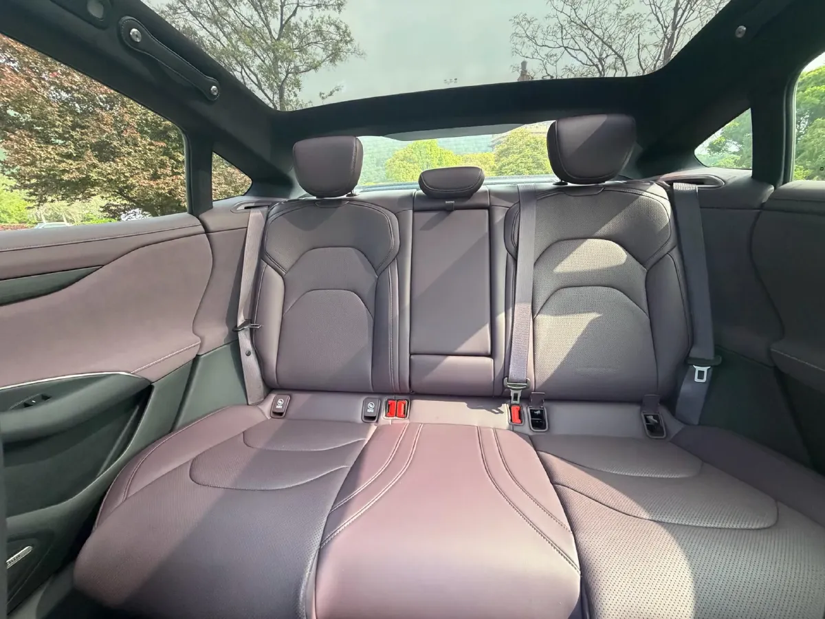 2024 MI SU7 BEV 101KWH,autocango,china used car exporter,china ev exporter,chinese used car exporter,chinese used ev exporter