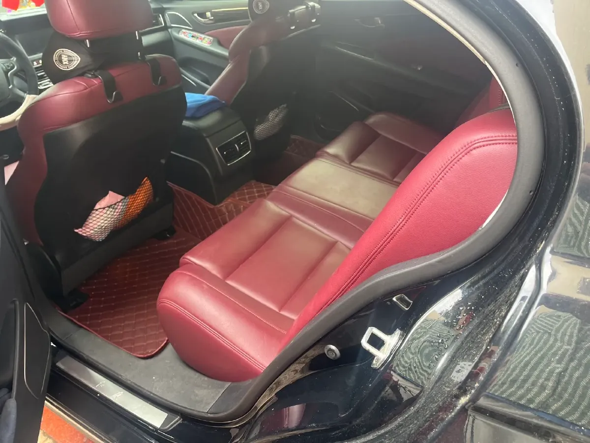 2017 HongQi H7 1.8T 188HP L4 6AT,autocango,china used car exporter,china ev exporter,chinese used car exporter,chinese used ev exporter