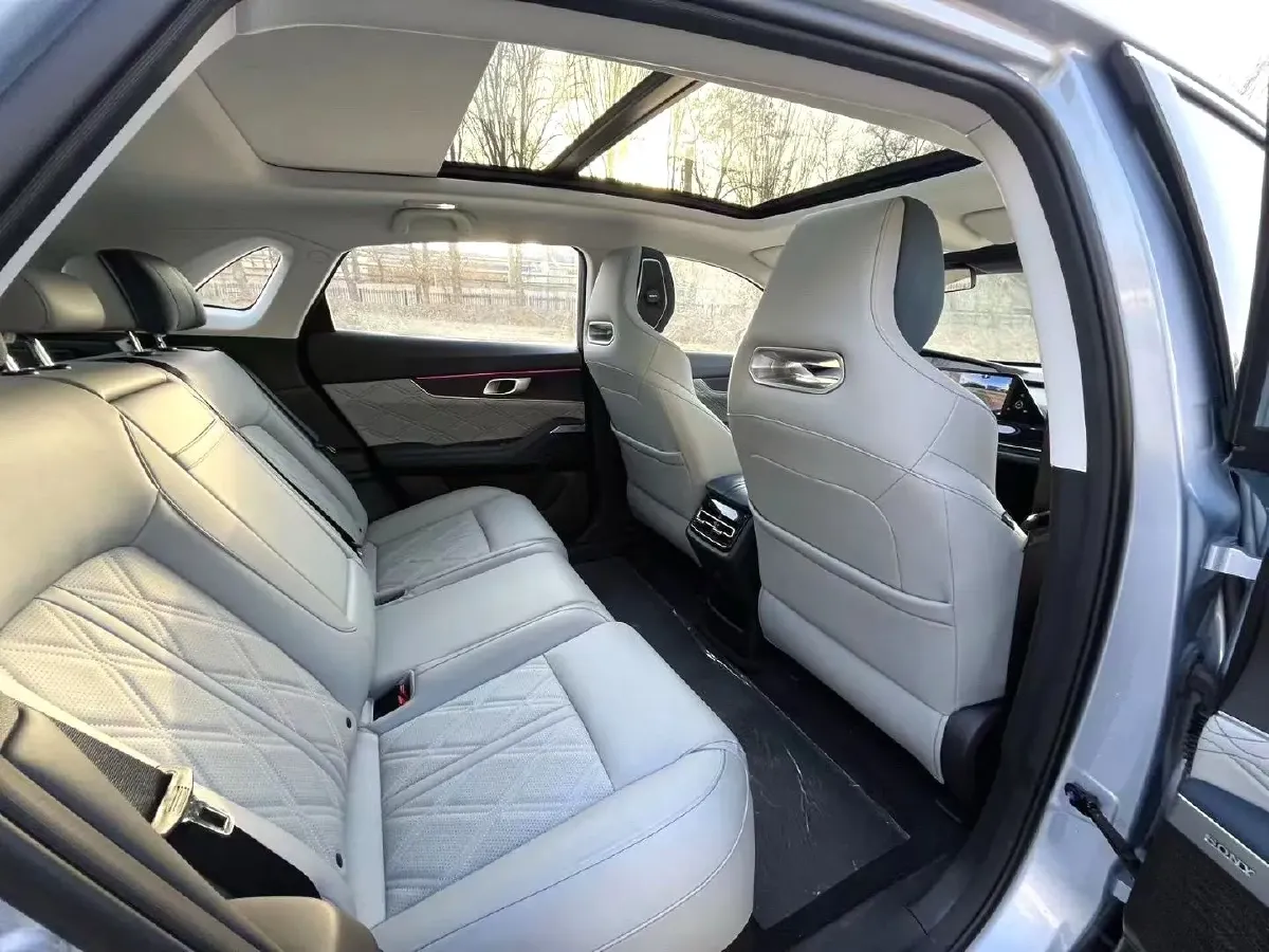 2023 ChangAn UNI-K iDD 1.5T 170HP L4 6TCT PHEV 28.39KWH,autocango,china used car exporter,china ev exporter,chinese used car exporter,chinese used ev exporter