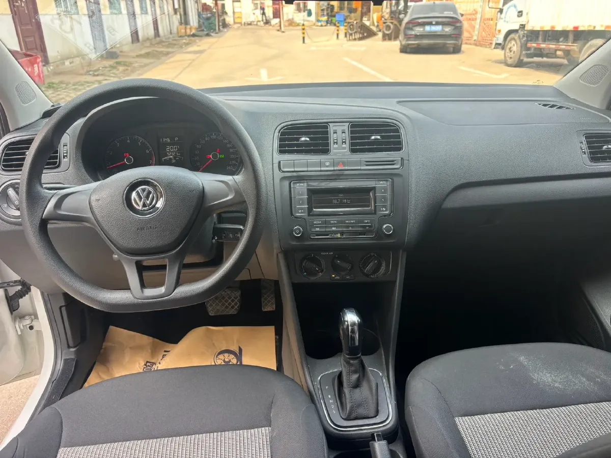 2016 Volkswagen Polo 1.4L 90HP L4 6AT,autocango,china used car exporter,china ev exporter,chinese used car exporter,chinese used ev exporter