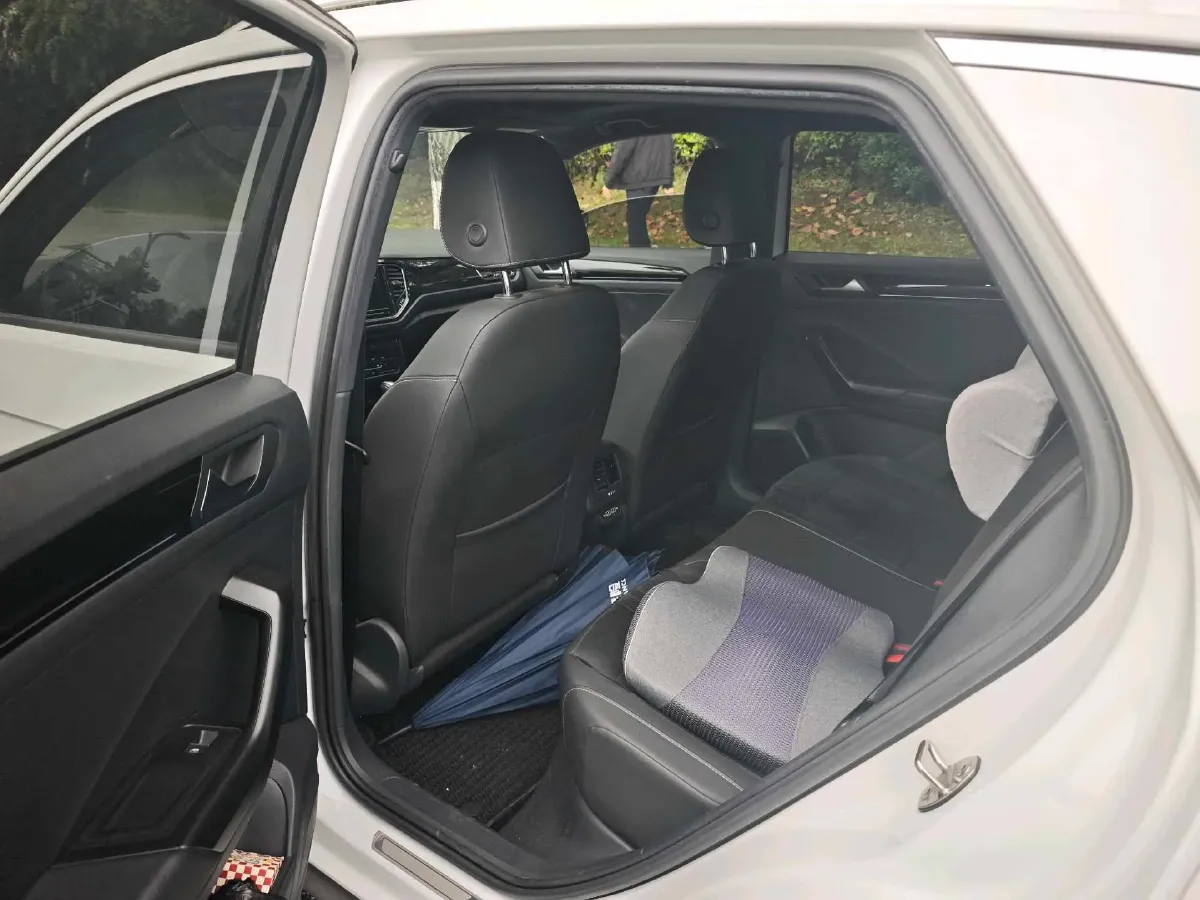 2020 Volkswagen T-Roc 1.4T 150HP L4 7DCT,autocango,china used car exporter,china ev exporter,chinese used car exporter,chinese used ev exporter