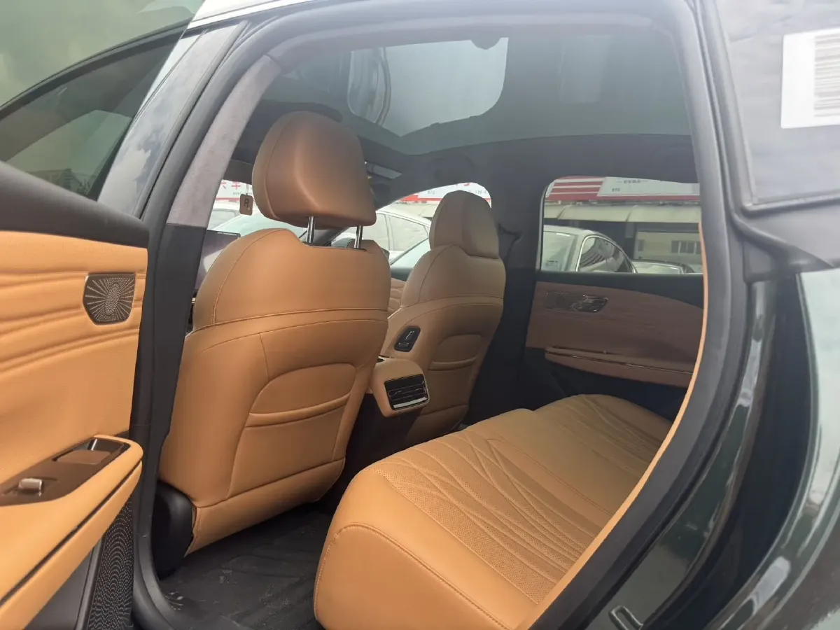 2025 Geely Galaxy Starshine 8 1.5T 163HP L4 3DHT PHEV 27.69KWH,autocango,china used car exporter,china ev exporter,chinese used car exporter,chinese used ev exporter