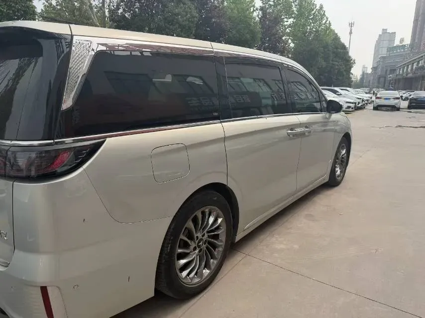 2022 Voyah Dream 1.5T 136HP L4 PHEV 25.57KWH,autocango,china used car exporter,china ev exporter,chinese used car exporter,chinese used ev exporter