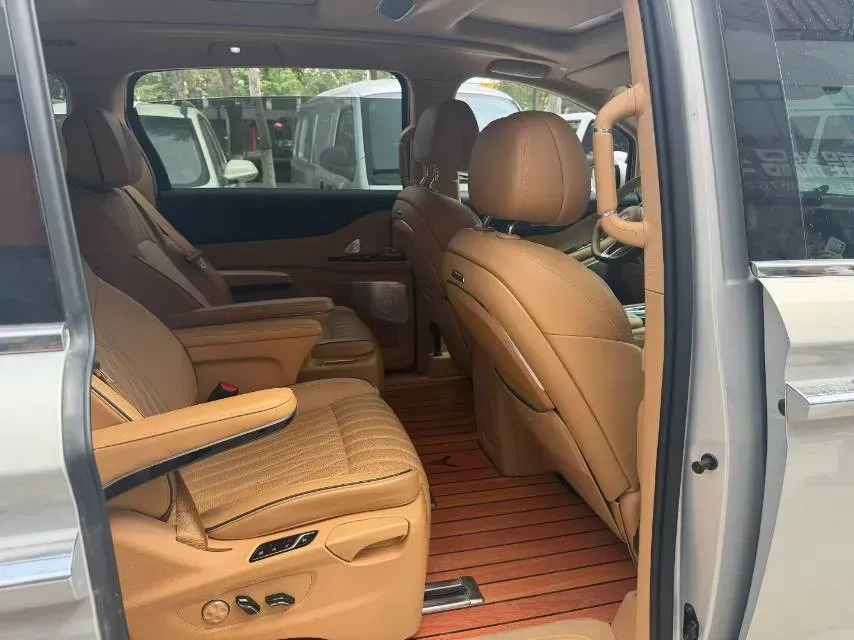 2022 Voyah Dream 1.5T 136HP L4 PHEV 25.57KWH,autocango,china used car exporter,china ev exporter,chinese used car exporter,chinese used ev exporter