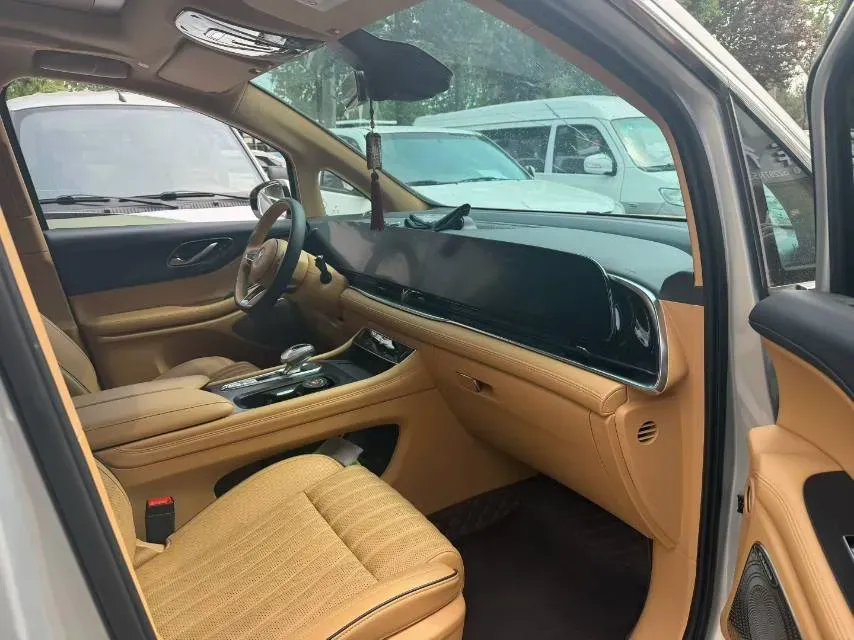 2022 Voyah Dream 1.5T 136HP L4 PHEV 25.57KWH,autocango,china used car exporter,china ev exporter,chinese used car exporter,chinese used ev exporter