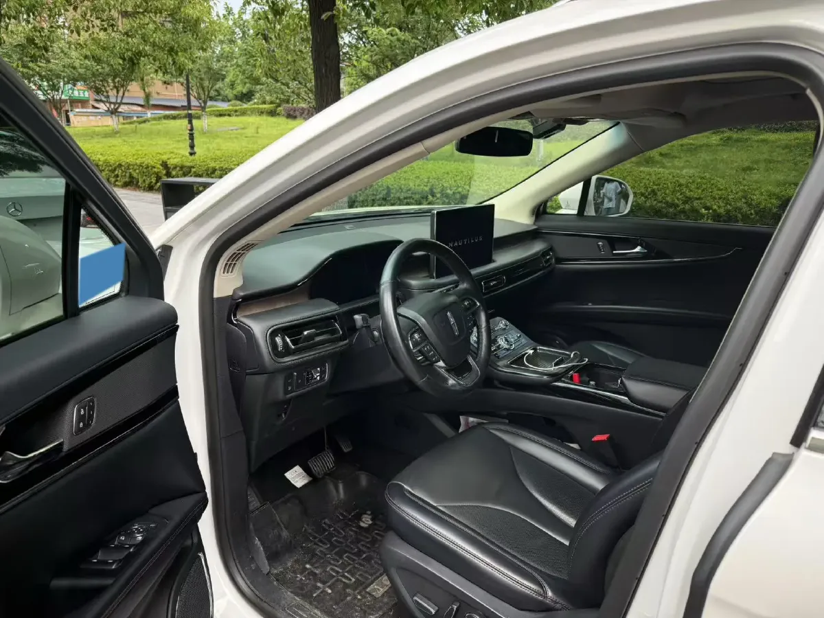 2021 Lincoln Nautilus 2.0T 245HP L4 8AT,autocango,china used car exporter,china ev exporter,chinese used car exporter,chinese used ev exporter