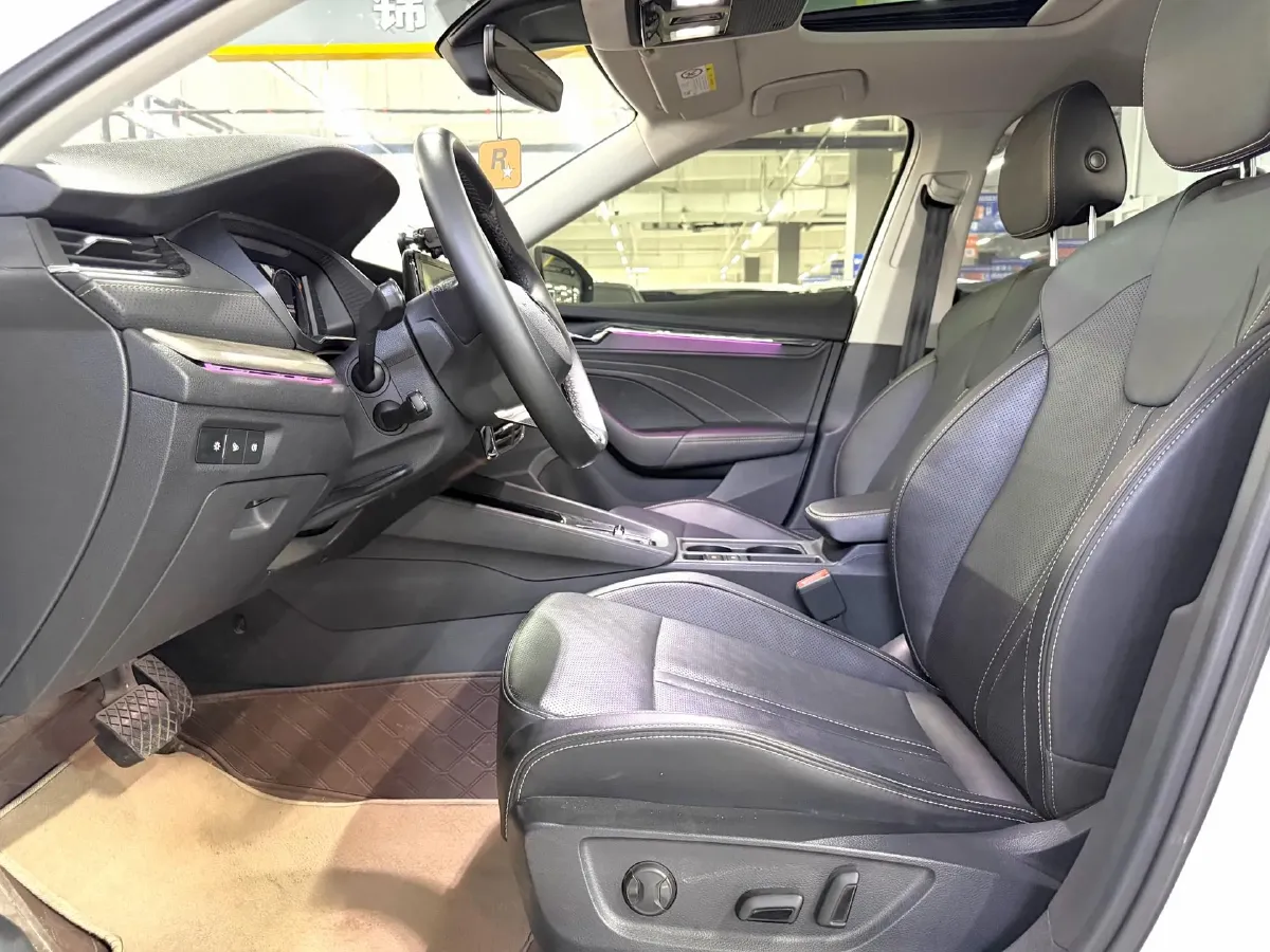 2022 Skoda Octavia 1.4T 150HP L4 7DCT,autocango,china used car exporter,china ev exporter,chinese used car exporter,chinese used ev exporter