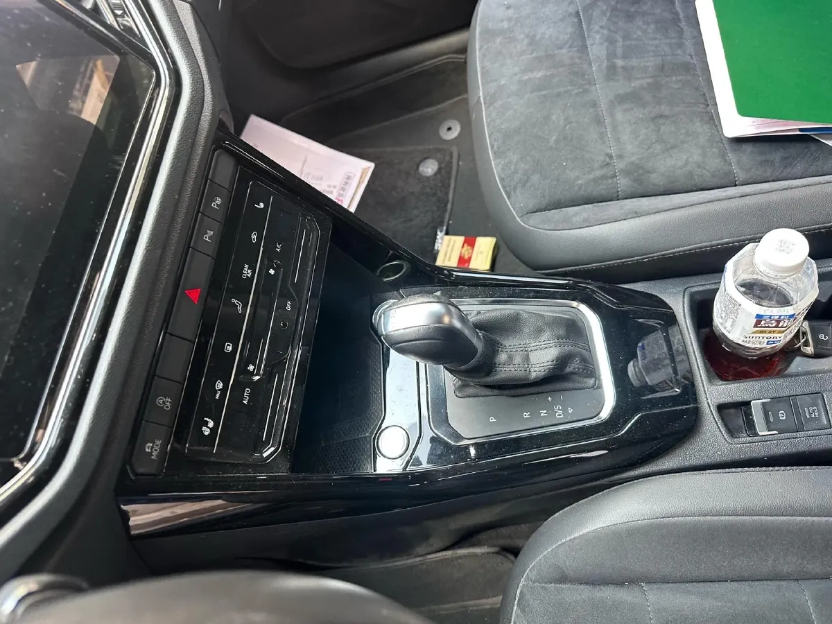 2020 Volkswagen T-Roc 1.4T 150HP L4 7DCT,autocango,china used car exporter,china ev exporter,chinese used car exporter,chinese used ev exporter