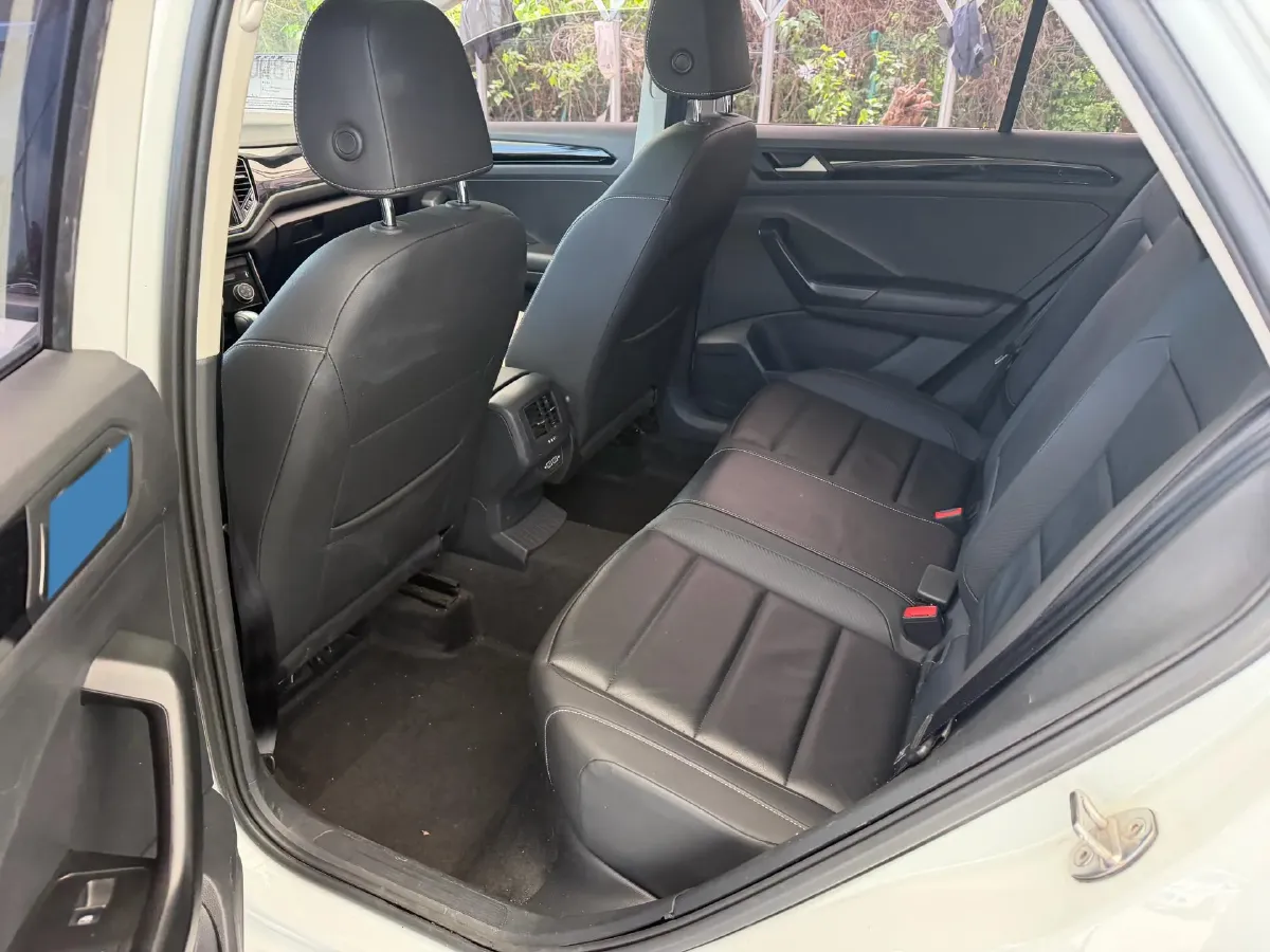 2019 Volkswagen T-Roc 1.4T 150HP L4 7DCT,autocango,china used car exporter,china ev exporter,chinese used car exporter,chinese used ev exporter