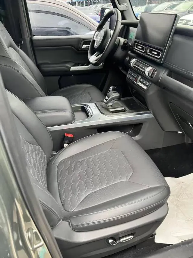 2024 212 212 T01 2.0T 252HP L4 8AT,autocango,china used car exporter,china ev exporter,chinese used car exporter,chinese used ev exporter