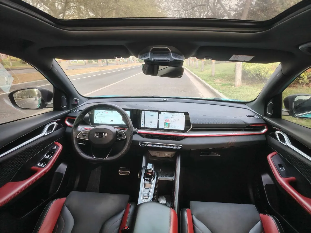 2022 Geely Coolray 1.5T 181HP L4 7DCT,autocango,china used car exporter,china ev exporter,chinese used car exporter,chinese used ev exporter