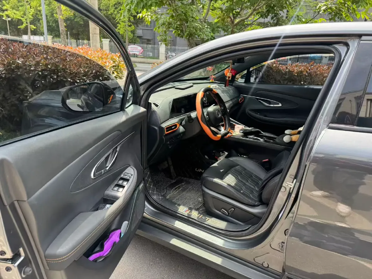 2022 ChangAn UNI-T 1.5T 188HP L4 7DCT,autocango,china used car exporter,china ev exporter,chinese used car exporter,chinese used ev exporter