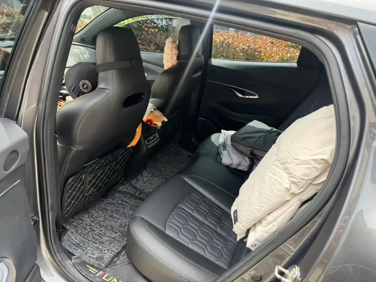 2022 ChangAn UNI-T 1.5T 188HP L4 7DCT,autocango,china used car exporter,china ev exporter,chinese used car exporter,chinese used ev exporter