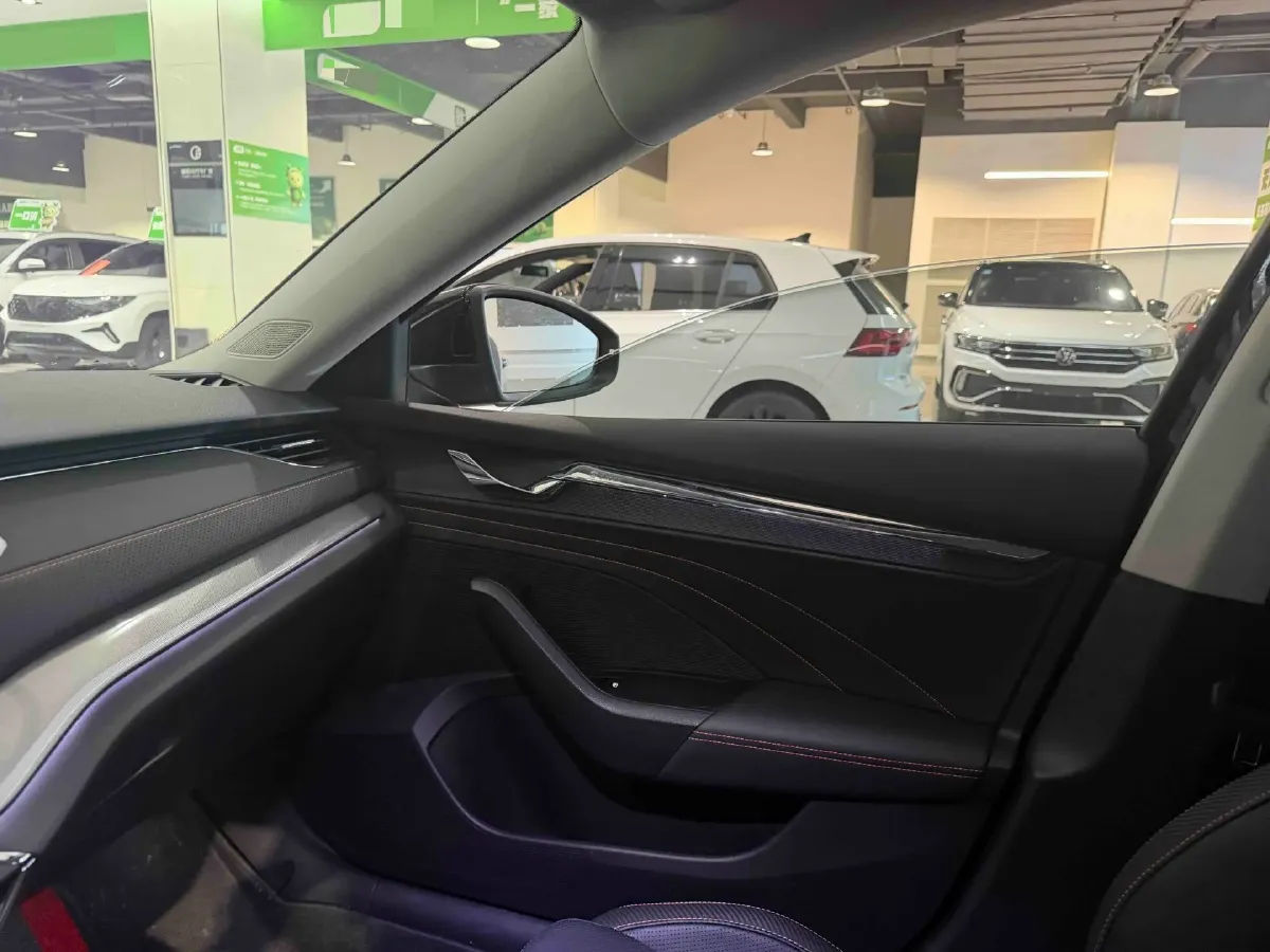 2021 Skoda Octavia 1.4T 150HP L4 7DCT,autocango,china used car exporter,china ev exporter,chinese used car exporter,chinese used ev exporter