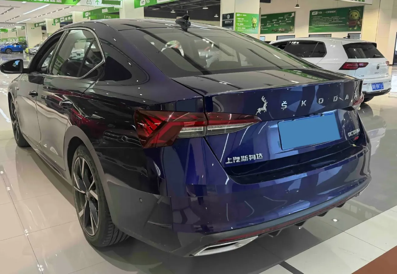 2021 Skoda Octavia 1.4T 150HP L4 7DCT,autocango,china used car exporter,china ev exporter,chinese used car exporter,chinese used ev exporter