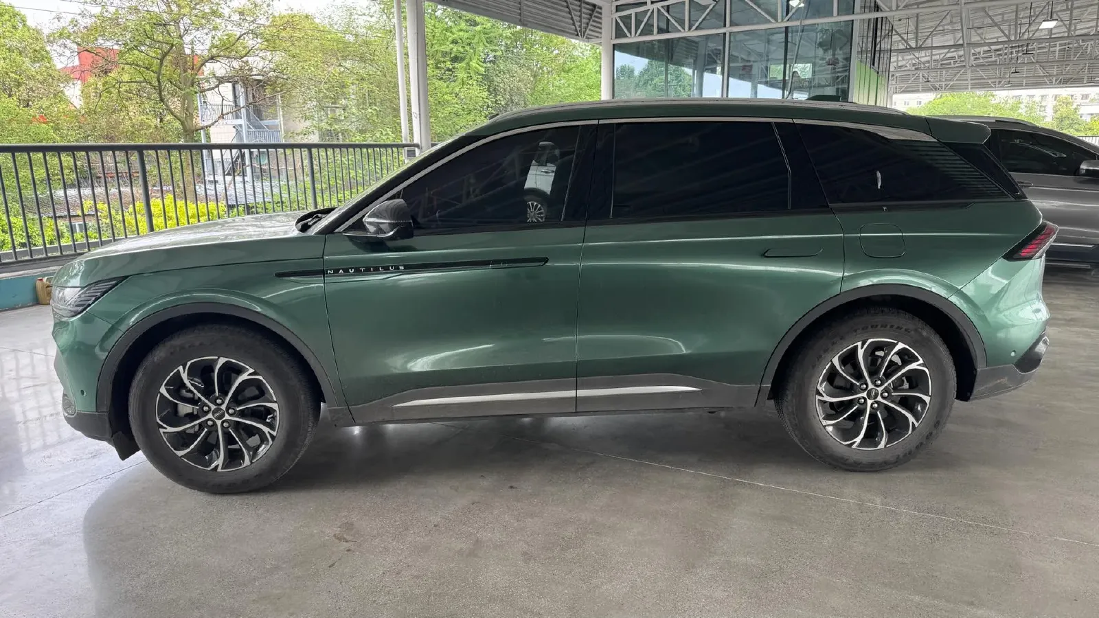 2023 Lincoln Nautilus 2.0T 261HP L4 8AT,autocango,china used car exporter,china ev exporter,chinese used car exporter,chinese used ev exporter