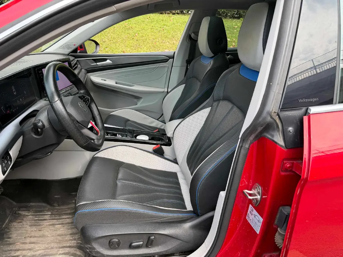 2022 Skoda Superb 2.0T 186HP L4 7DCT,autocango,china used car exporter,china ev exporter,chinese used car exporter,chinese used ev exporter