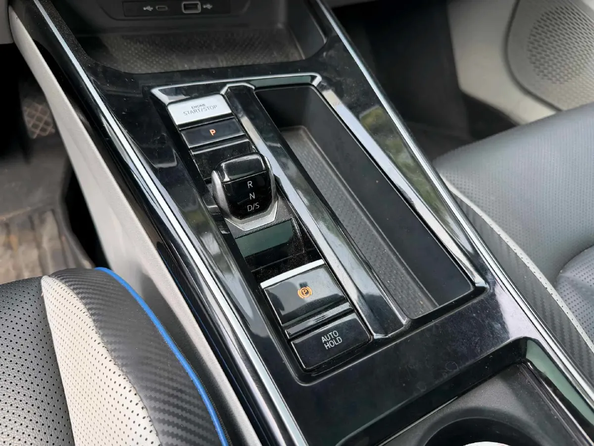 2022 Skoda Superb 2.0T 186HP L4 7DCT,autocango,china used car exporter,china ev exporter,chinese used car exporter,chinese used ev exporter