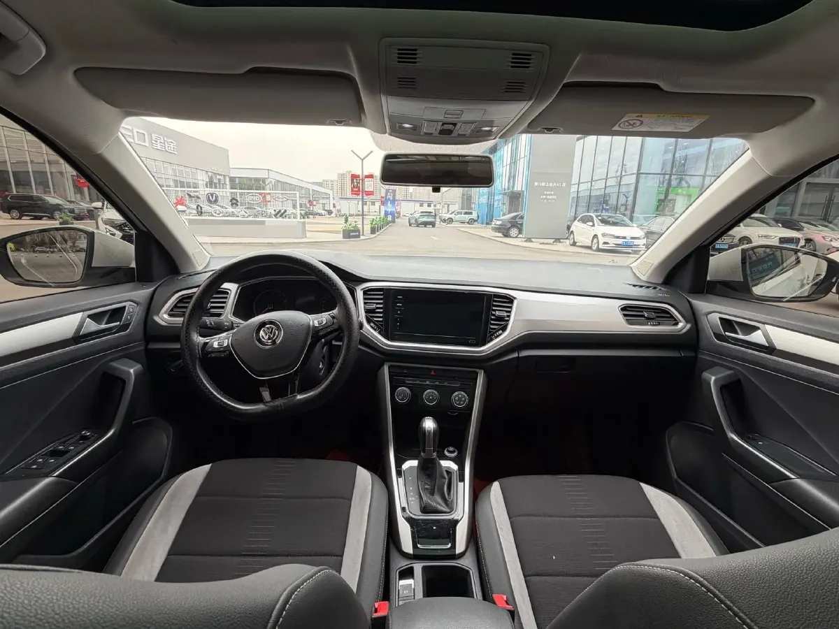 2020 Volkswagen T-Roc 1.4T 150HP L4 7DCT,autocango,china used car exporter,china ev exporter,chinese used car exporter,chinese used ev exporter