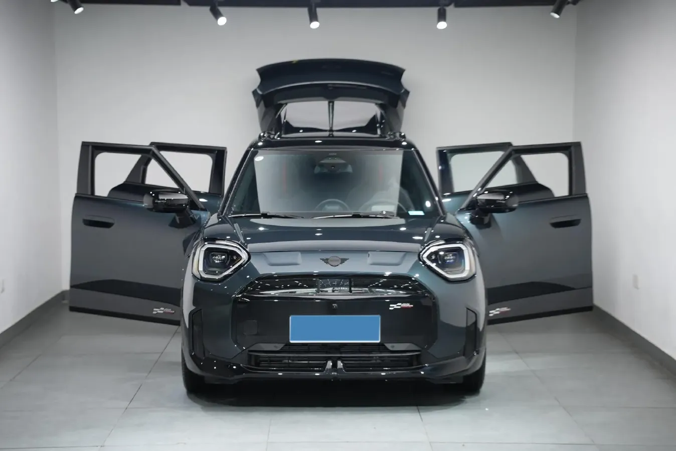 2024 MINI ACEMAN BEV 51.5KWH,autocango,china used car exporter,china ev exporter,chinese used car exporter,chinese used ev exporter