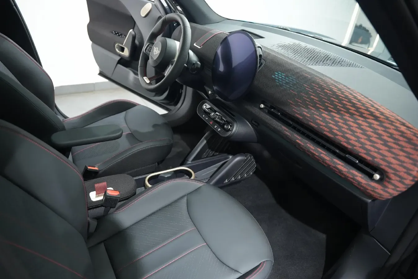 2024 MINI ACEMAN BEV 51.5KWH,autocango,china used car exporter,china ev exporter,chinese used car exporter,chinese used ev exporter