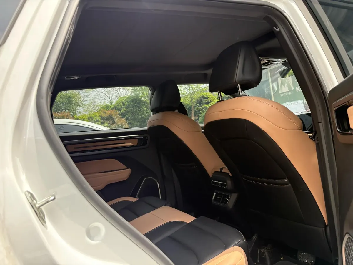 2023 Geely ICON 1.5T 181HP L4 7DCT,autocango,china used car exporter,china ev exporter,chinese used car exporter,chinese used ev exporter