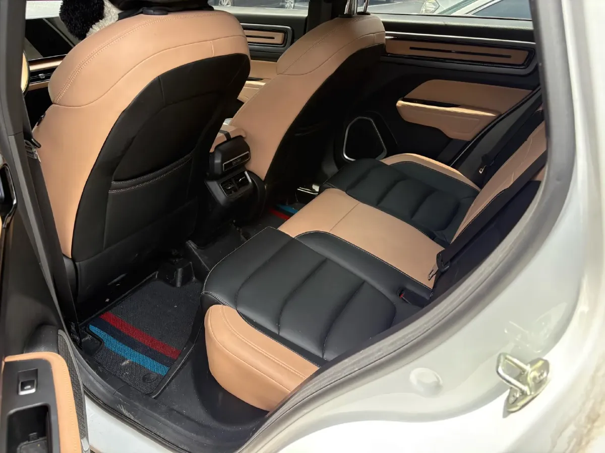 2023 Geely ICON 1.5T 181HP L4 7DCT,autocango,china used car exporter,china ev exporter,chinese used car exporter,chinese used ev exporter