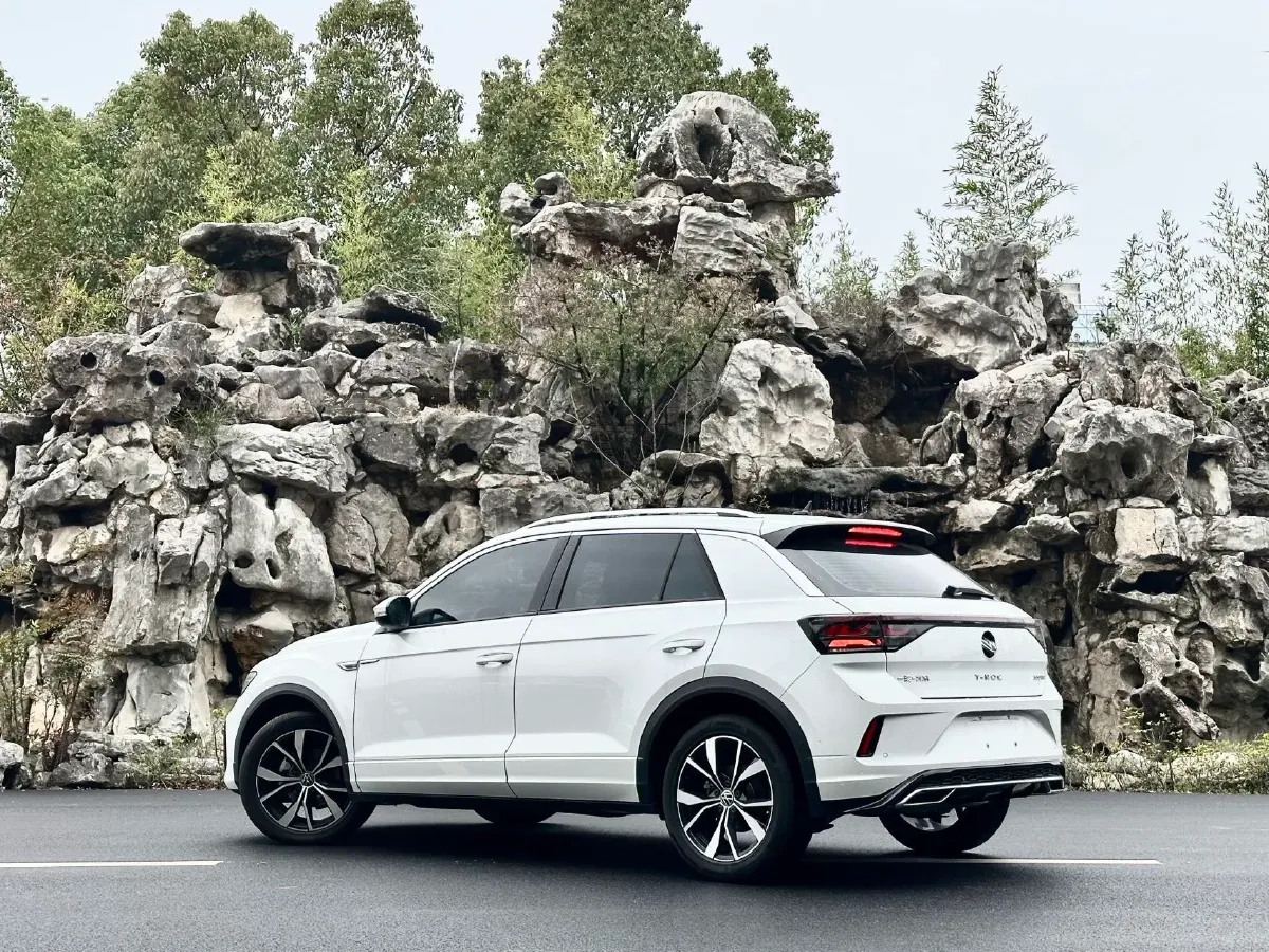 2025 Volkswagen T-Roc 1.5T 160HP L4 7DCT,autocango,china used car exporter,china ev exporter,chinese used car exporter,chinese used ev exporter