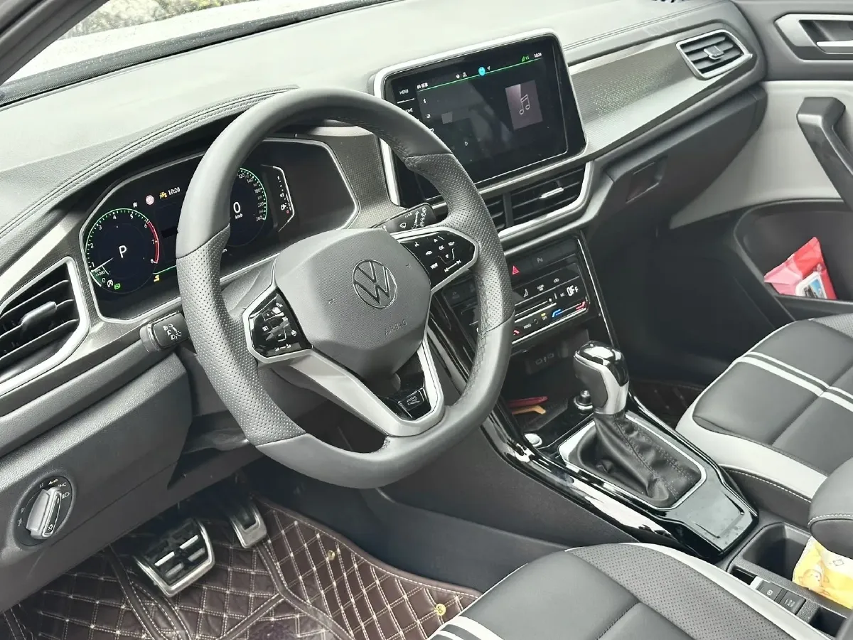 2025 Volkswagen T-Roc 1.5T 160HP L4 7DCT,autocango,china used car exporter,china ev exporter,chinese used car exporter,chinese used ev exporter