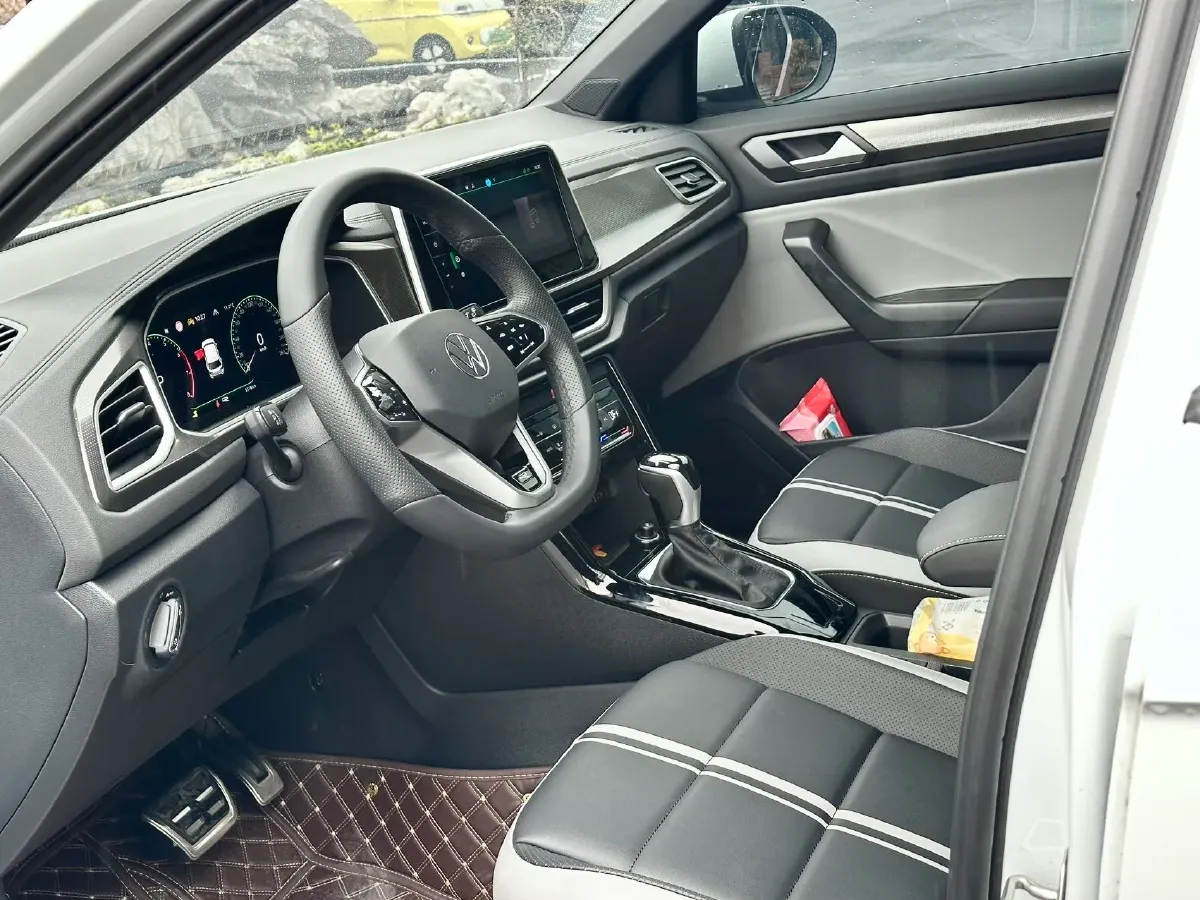 2025 Volkswagen T-Roc 1.5T 160HP L4 7DCT,autocango,china used car exporter,china ev exporter,chinese used car exporter,chinese used ev exporter