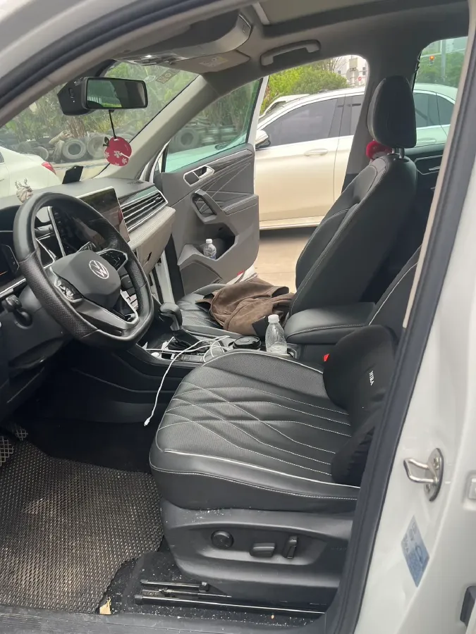 2023 Volkswagen Tiguan L 1.5T 160HP L4 7DCT,autocango,china used car exporter,china ev exporter,chinese used car exporter,chinese used ev exporter