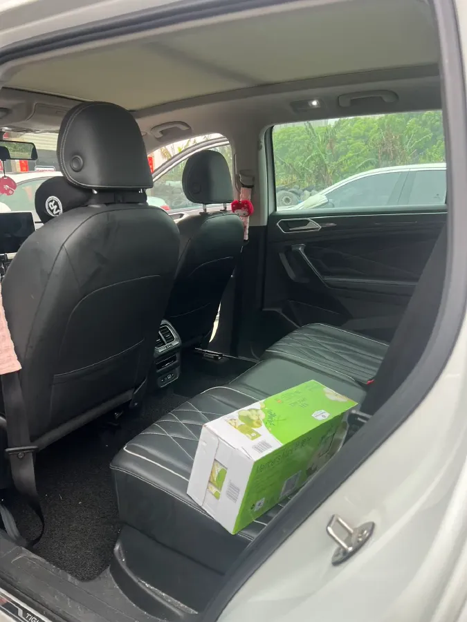 2023 Volkswagen Tiguan L 1.5T 160HP L4 7DCT,autocango,china used car exporter,china ev exporter,chinese used car exporter,chinese used ev exporter