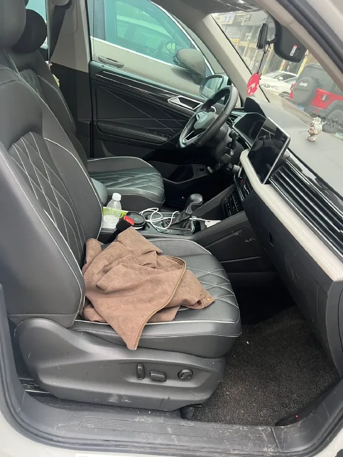 2023 Volkswagen Tiguan L 1.5T 160HP L4 7DCT,autocango,china used car exporter,china ev exporter,chinese used car exporter,chinese used ev exporter