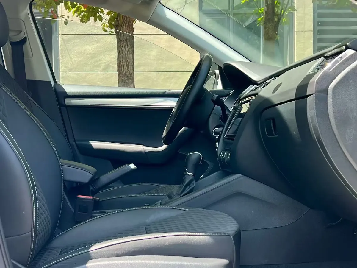 2018 Skoda Octavia 1.2T 116HP L4 7DCT,autocango,china used car exporter,china ev exporter,chinese used car exporter,chinese used ev exporter