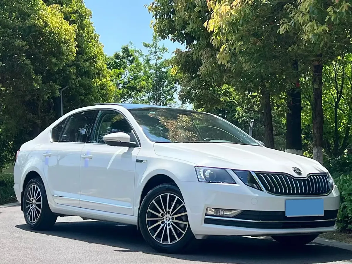 2018 Skoda Octavia 1.2T 116HP L4 7DCT,autocango,china used car exporter,china ev exporter,chinese used car exporter,chinese used ev exporter