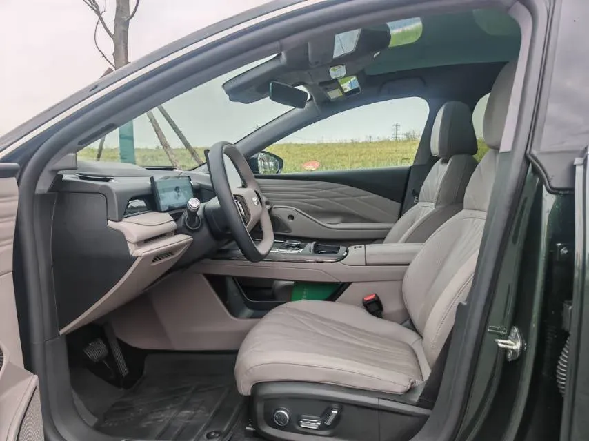 2025 Geely Galaxy Starshine 8 1.5T 163HP L4 3DHT PHEV 27.69KWH,autocango,china used car exporter,china ev exporter,chinese used car exporter,chinese used ev exporter