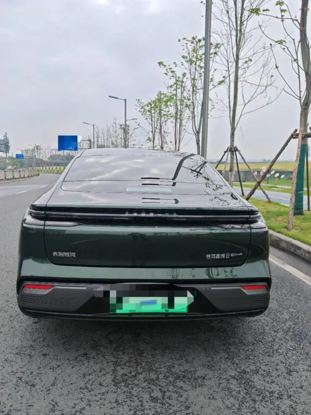 2025 Geely Galaxy Starshine 8 1.5T 163HP L4 3DHT PHEV 27.69KWH,autocango,china used car exporter,china ev exporter,chinese used car exporter,chinese used ev exporter