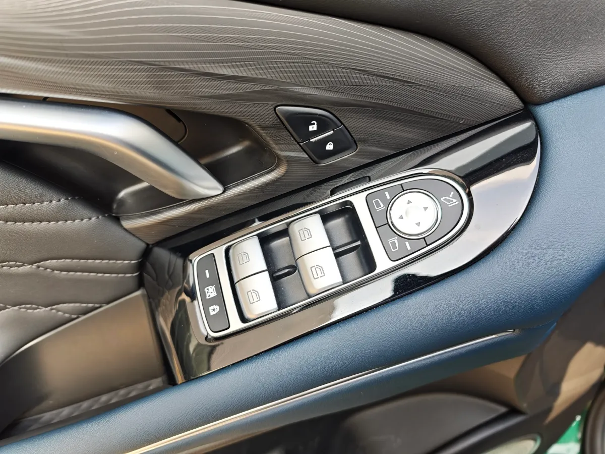 2024 Voyah FREE 1.5T 150HP L4 REEV 39.2KWH,autocango,china used car exporter,china ev exporter,chinese used car exporter,chinese used ev exporter