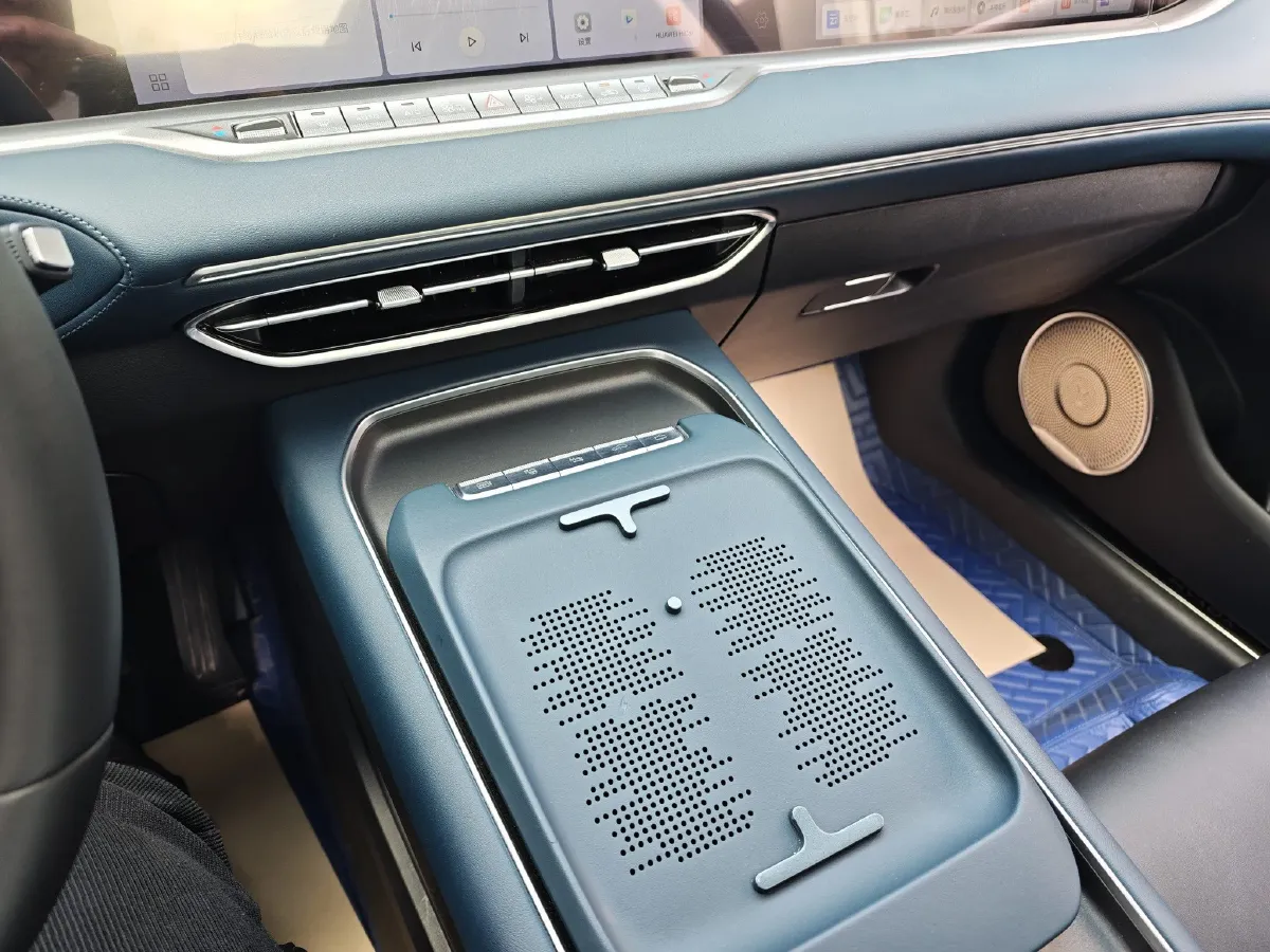 2024 Voyah FREE 1.5T 150HP L4 REEV 39.2KWH,autocango,china used car exporter,china ev exporter,chinese used car exporter,chinese used ev exporter