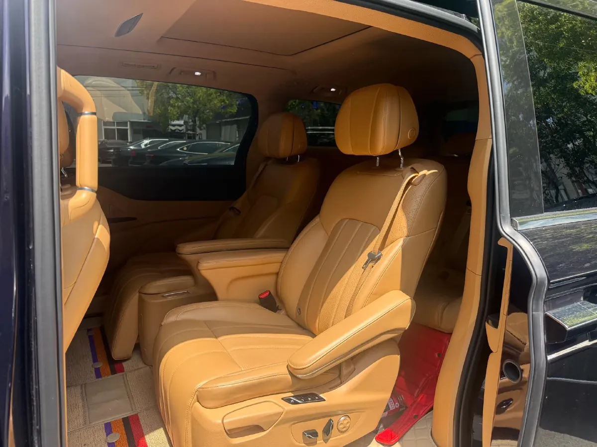 2022 Voyah Dream BEV 82KWH,autocango,china used car exporter,china ev exporter,chinese used car exporter,chinese used ev exporter