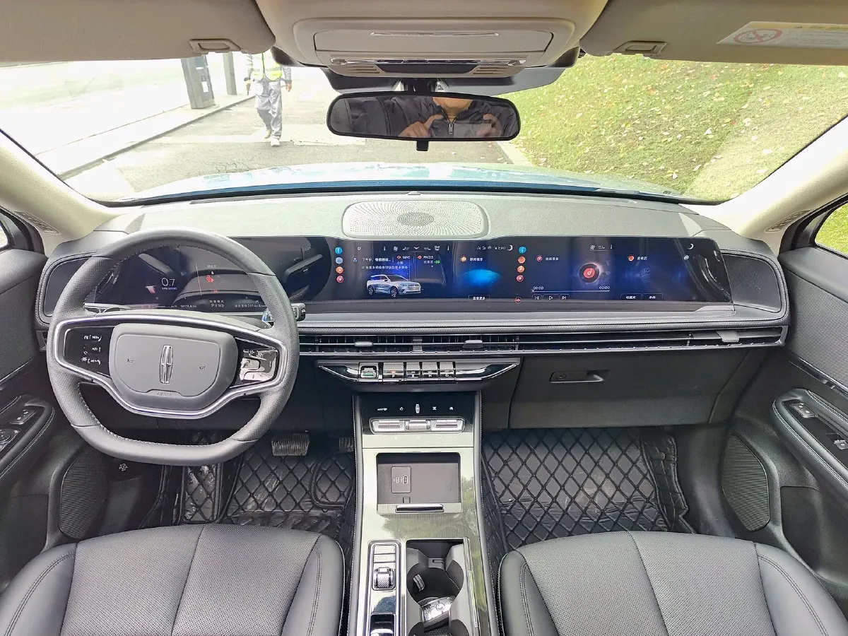 2023 Lincoln Corsair 2.0T 261HP L4 8AT,autocango,china used car exporter,china ev exporter,chinese used car exporter,chinese used ev exporter