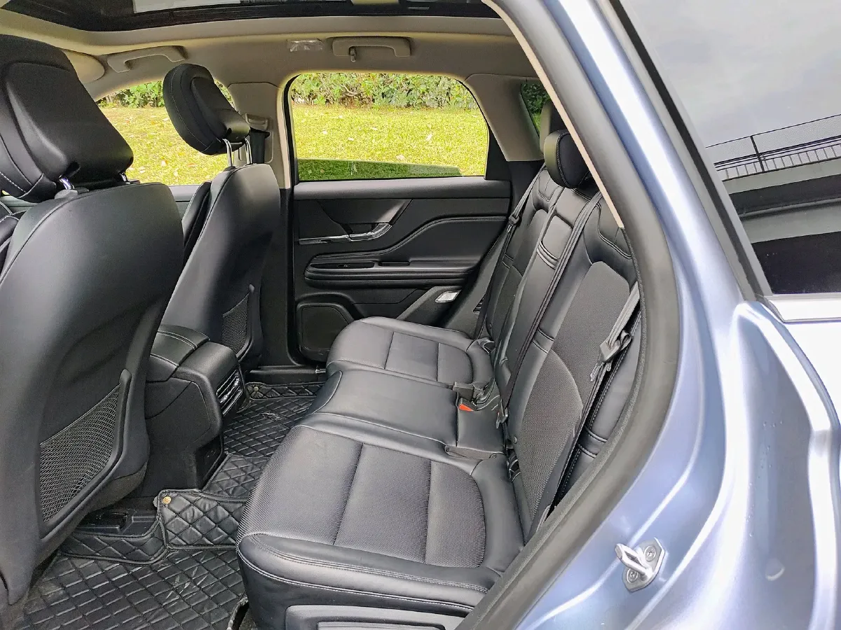 2023 Lincoln Corsair 2.0T 261HP L4 8AT,autocango,china used car exporter,china ev exporter,chinese used car exporter,chinese used ev exporter