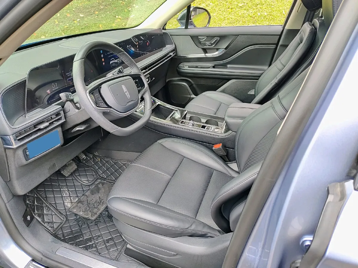 2023 Lincoln Corsair 2.0T 261HP L4 8AT,autocango,china used car exporter,china ev exporter,chinese used car exporter,chinese used ev exporter