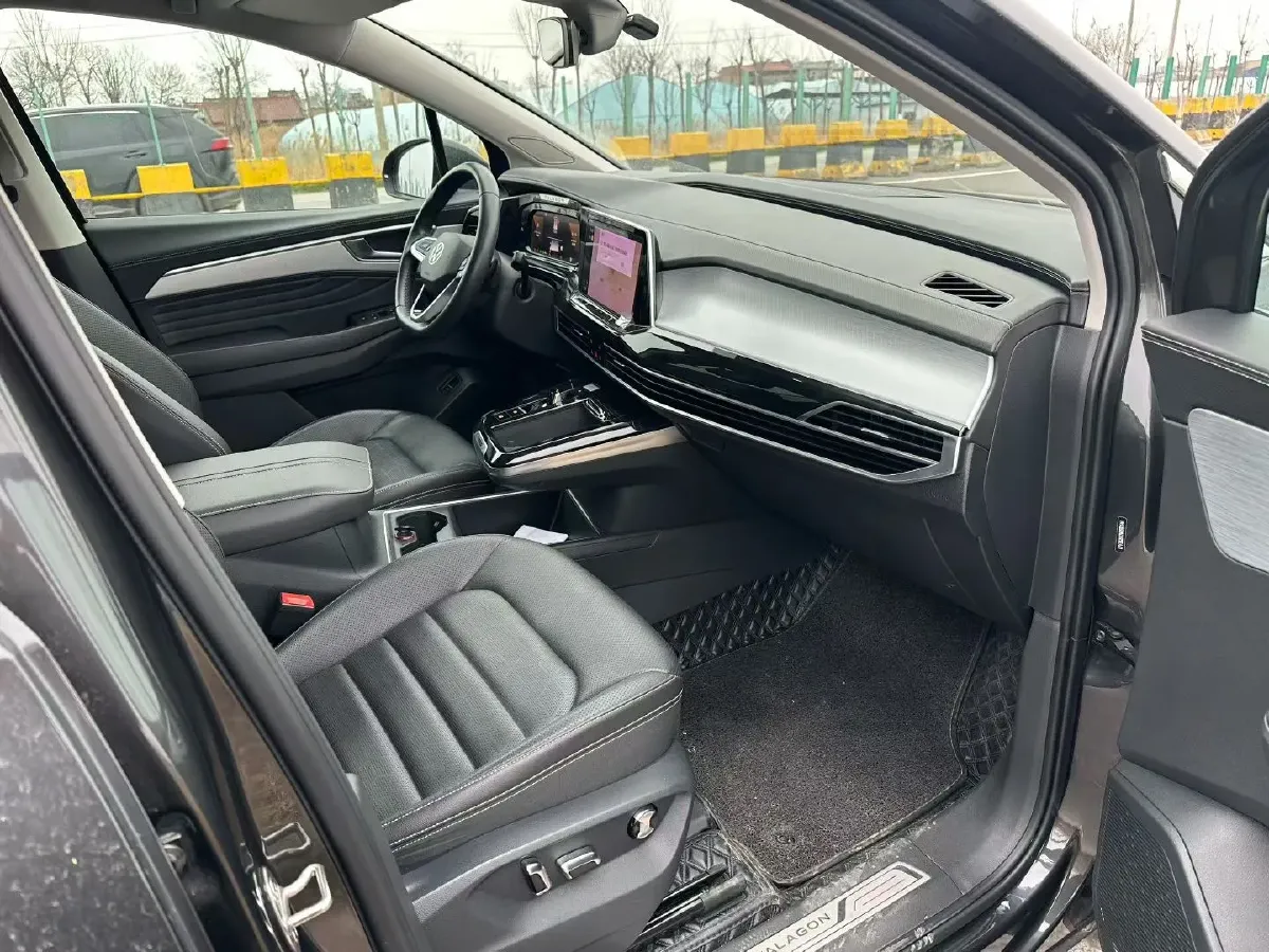 2021 Volkswagen Talagon 2.0T 220HP L4 7DCT,autocango,china used car exporter,china ev exporter,chinese used car exporter,chinese used ev exporter