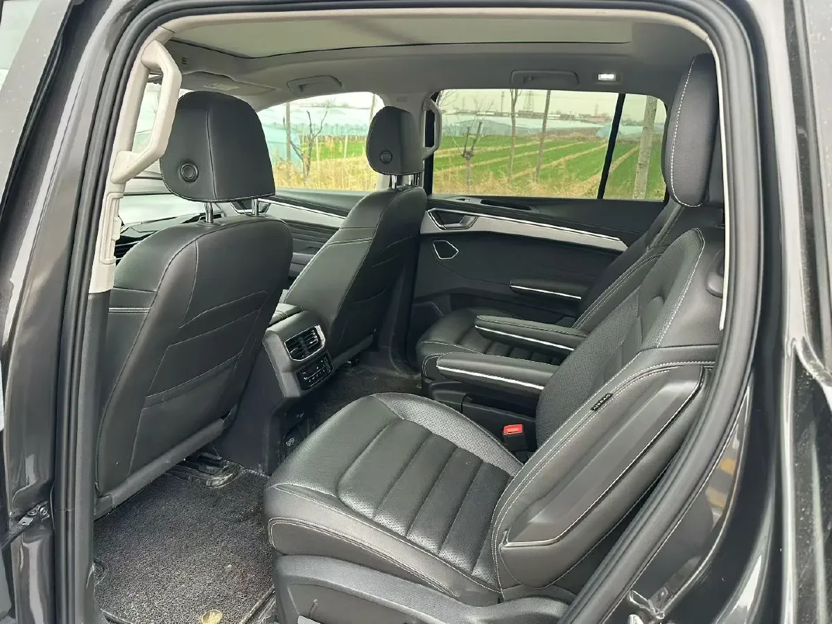 2021 Volkswagen Talagon 2.0T 220HP L4 7DCT,autocango,china used car exporter,china ev exporter,chinese used car exporter,chinese used ev exporter