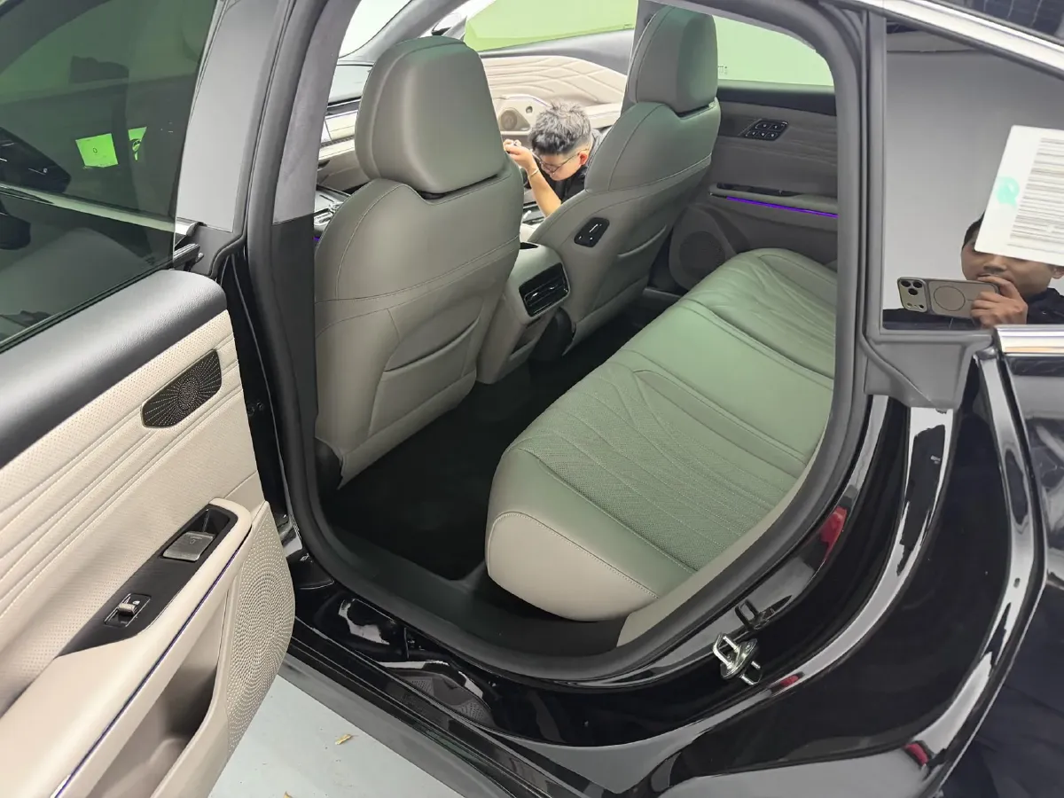 2025 Geely Galaxy Starshine 8 1.5T 163HP L4 3DHT PHEV 27.69KWH,autocango,china used car exporter,china ev exporter,chinese used car exporter,chinese used ev exporter